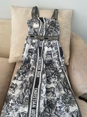 (FASHION!!!!! ) Dior Black and White Toile Print Dress
